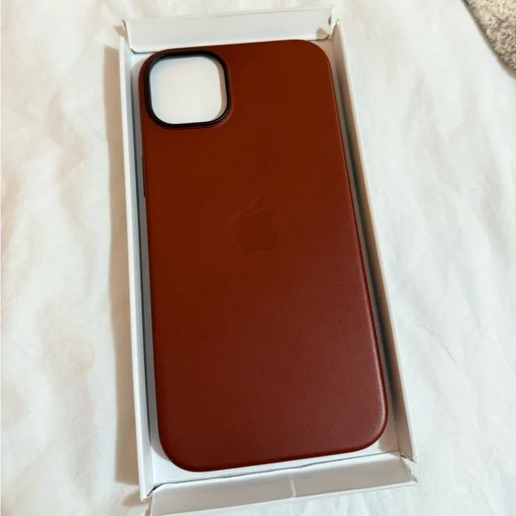 Apple iPhone 14 Plus Leather Case - Picture 3 of 3